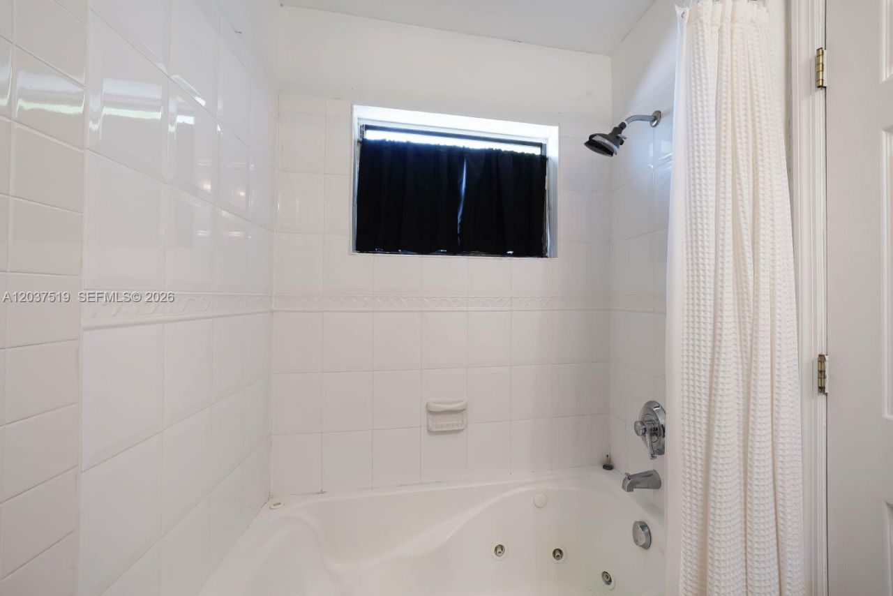 301 N Pine Island Rd, Unit 165, Plantation, FL 33324 Photo