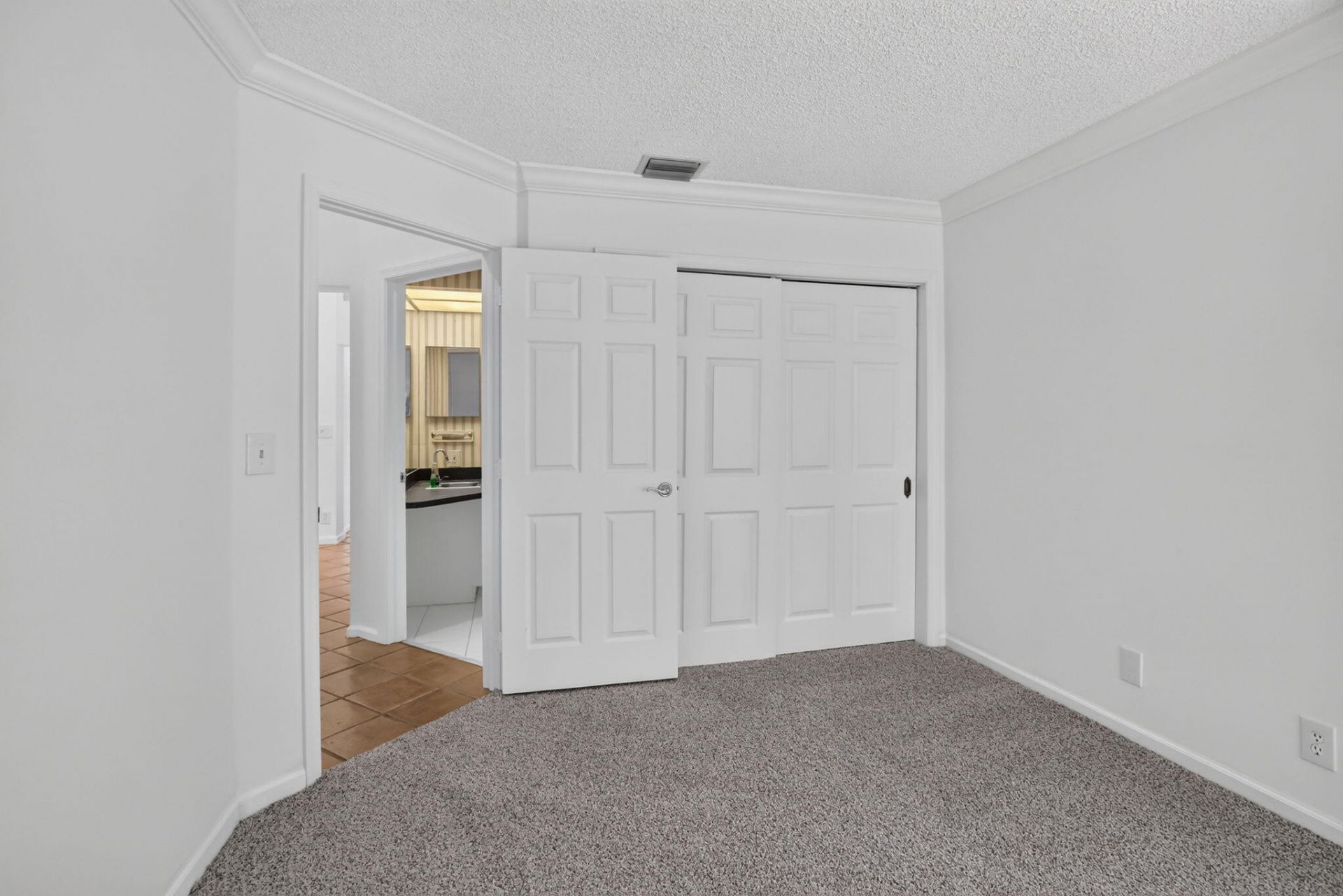 10124 NW 4th Street, Plantation, FL 33324 Photo
