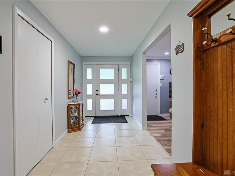 8910 Springrun Lane, Washington Township, OH 45458 Photo 6