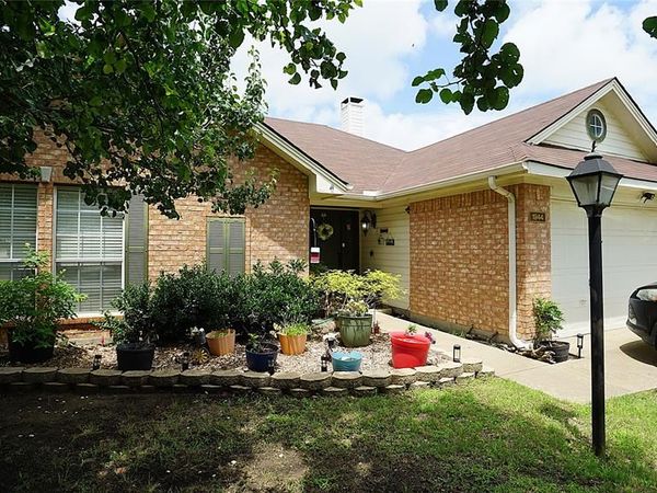 1944 Timberline Lane , Sherman, TX 75092