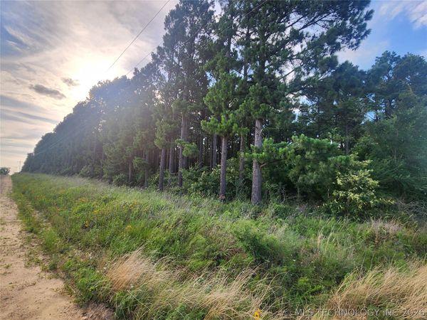 E 2040 Road , Hugo, OK 74743