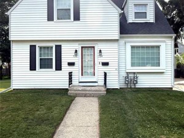 734-736 Briarcliff Road , Jackson, MI 49203