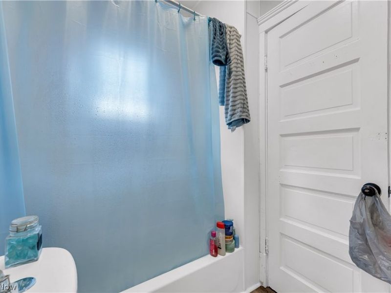 7408 Dudley Avenue , Cleveland, OH 44102 Photo 16