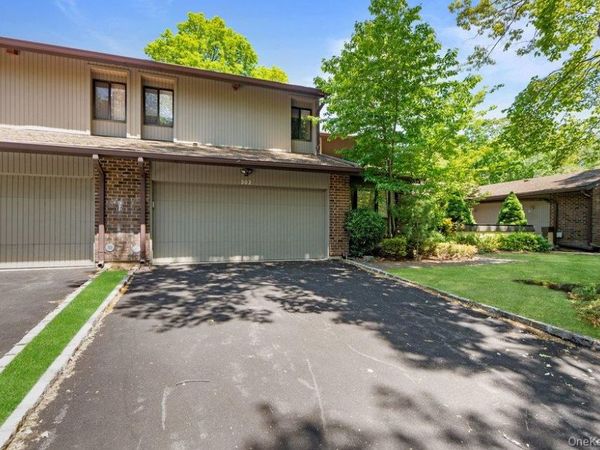 302 Vista Drive, Jericho, NY 11753