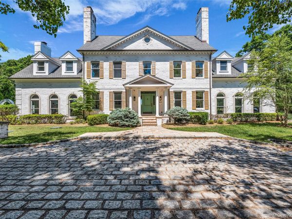 68 S Howells Point Road, Bellport Village, NY 11713