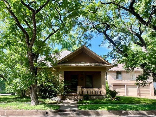 101 NE 6th ST , Smithville, TX 78957