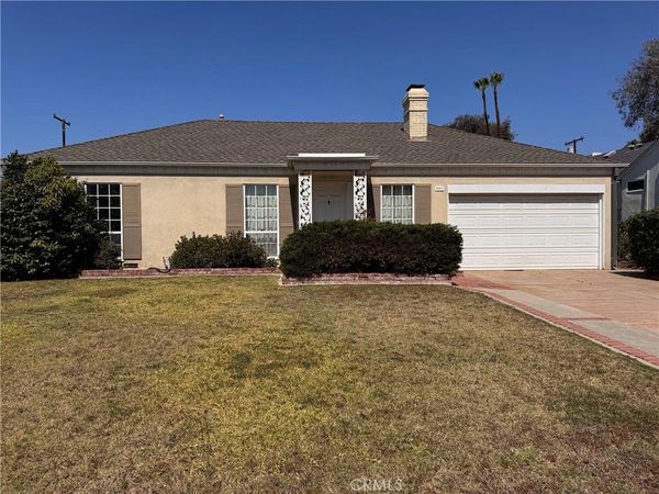 4251 Blackthorne Avenue , Long Beach, CA 90808