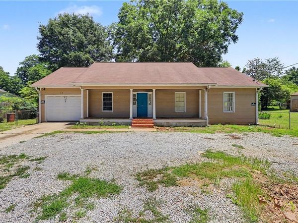 518 Spring Street , Villa Rica, GA 30180