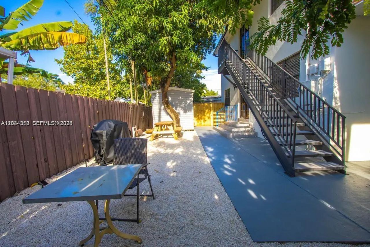 5911 SW 5th Ter , Unit B, Miami, FL 33144 Photo