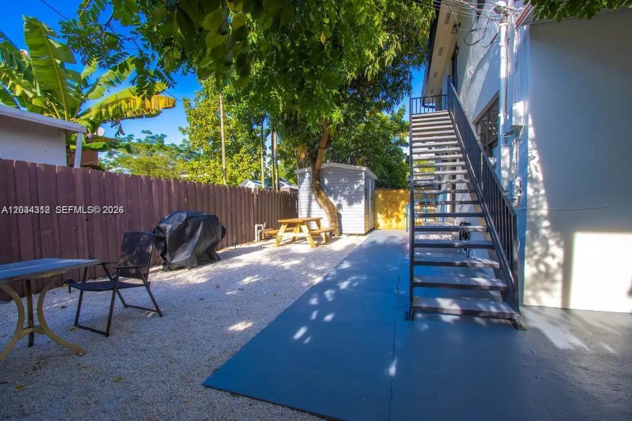 5911 SW 5th Ter , Unit B, Miami, FL 33144 Photo