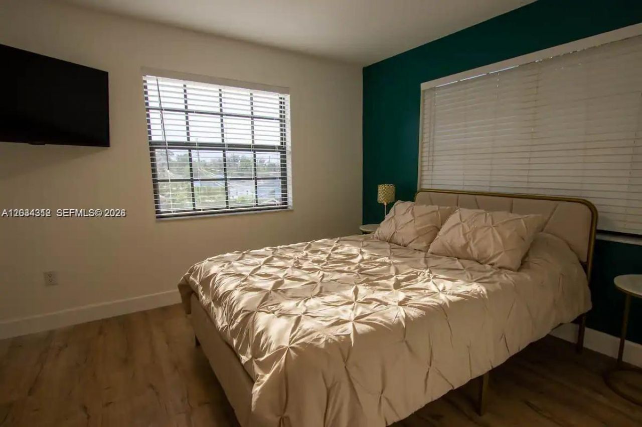 5911 SW 5th Ter , Unit B, Miami, FL 33144 Photo
