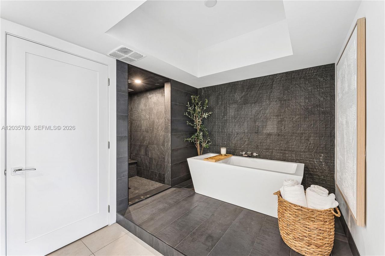 333 Las Olas Way, Unit 3503, Fort Lauderdale, FL 33301 Photo
