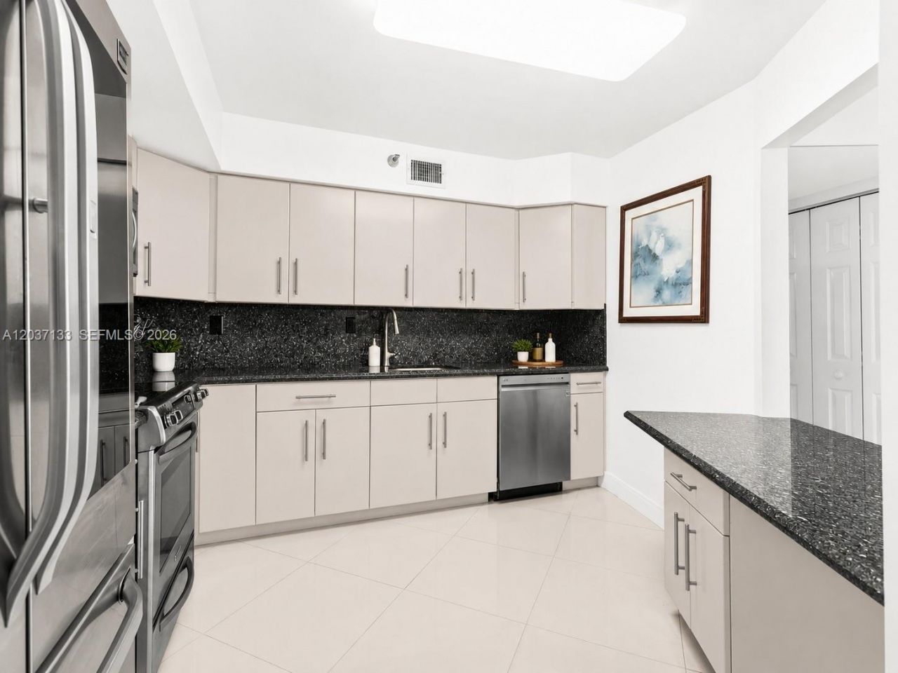 3500 Mystic Pointe Dr, Unit 3307, Aventura, FL 33180 Photo