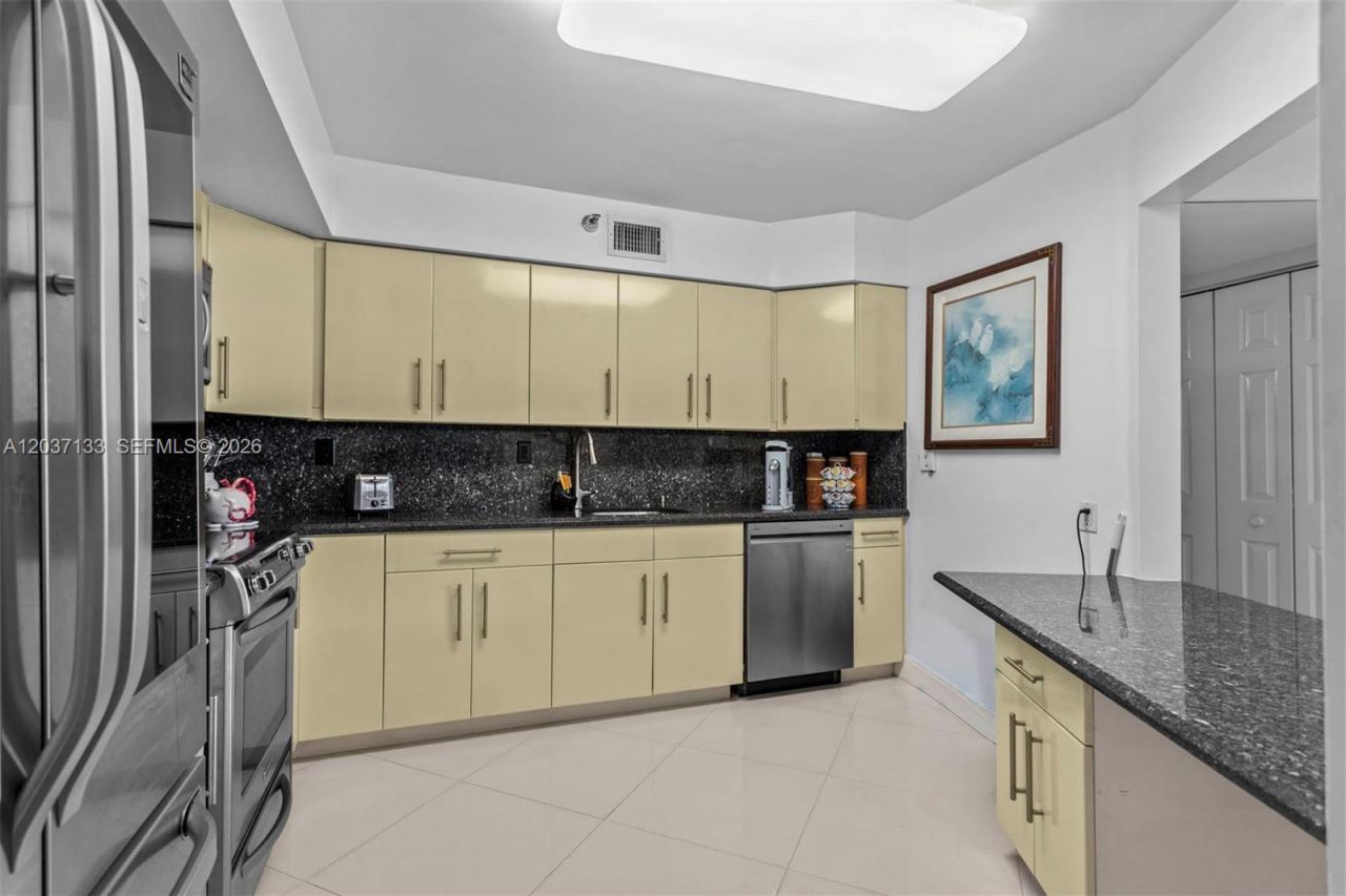 3500 Mystic Pointe Dr, Unit 3307, Aventura, FL 33180 Photo