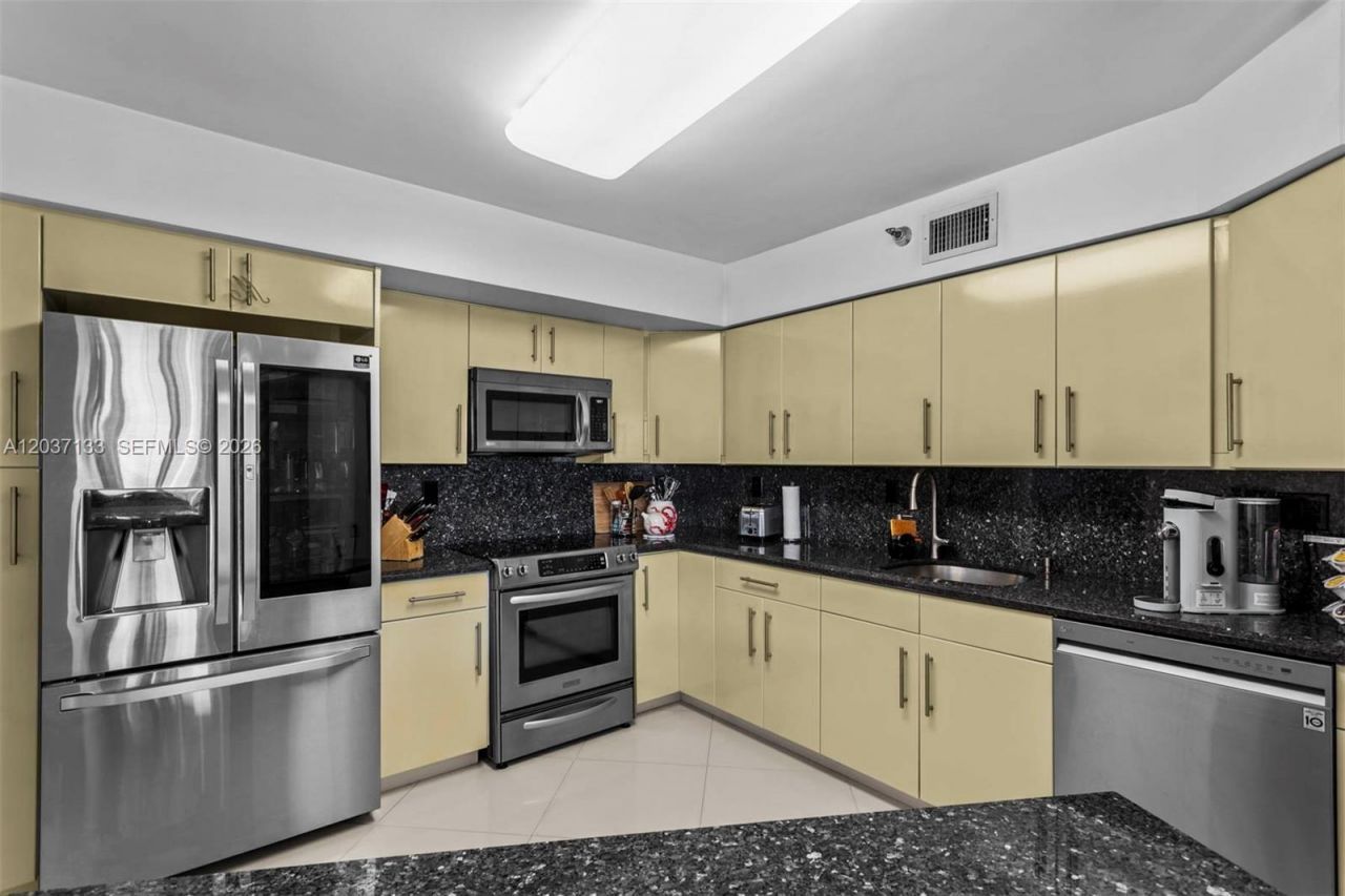 3500 Mystic Pointe Dr, Unit 3307, Aventura, FL 33180 Photo