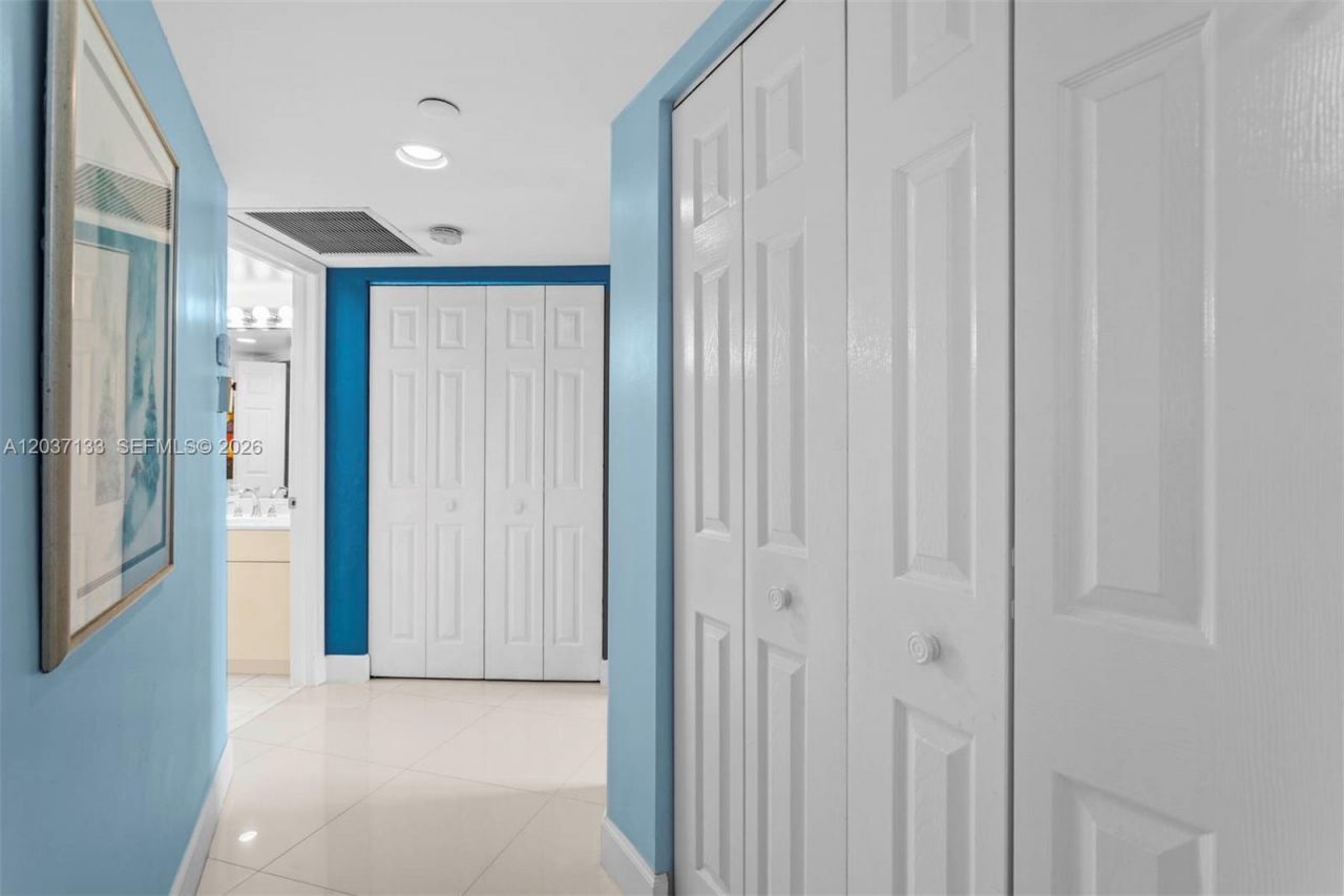 3500 Mystic Pointe Dr, Unit 3307, Aventura, FL 33180 Photo