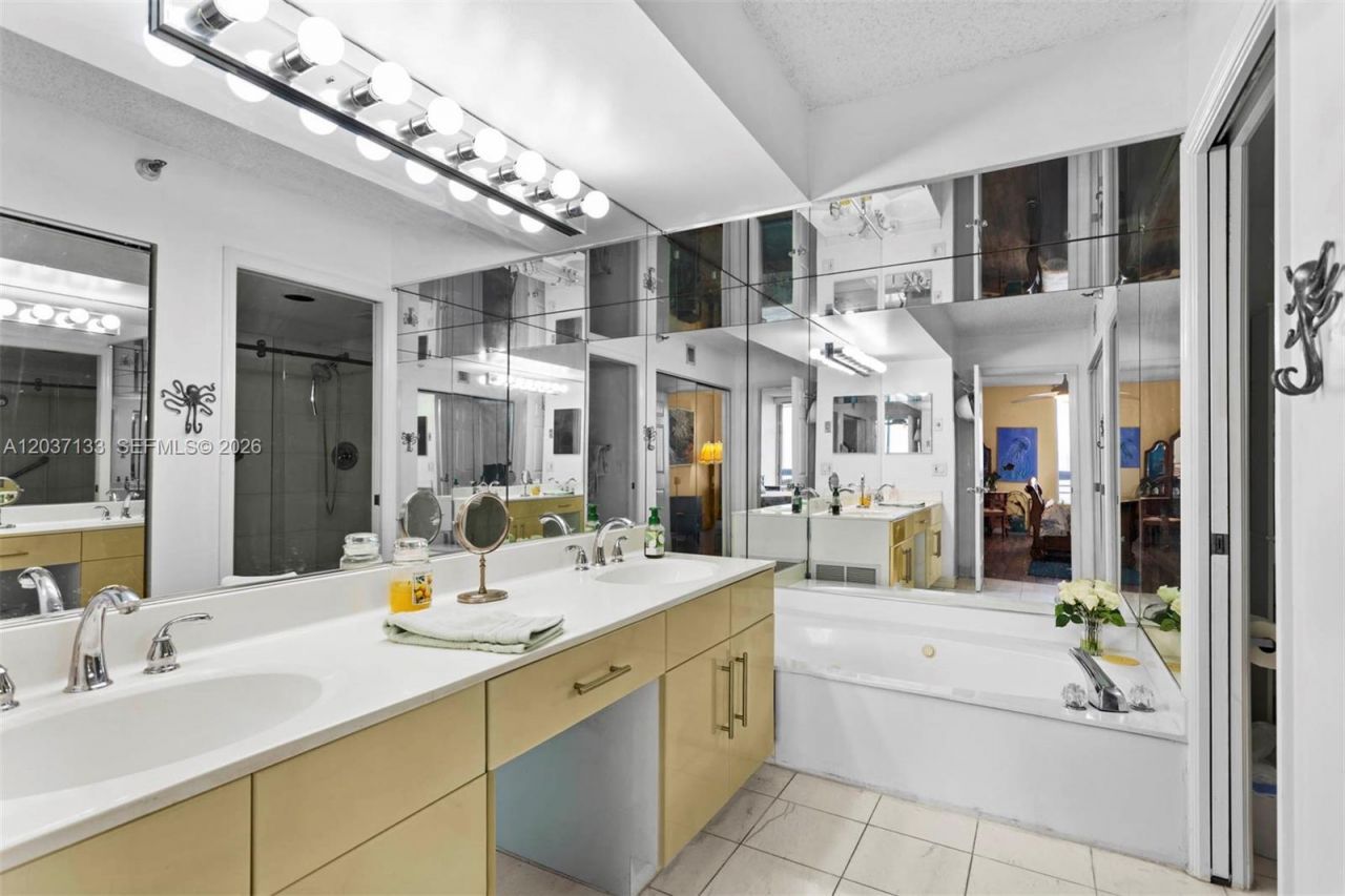 3500 Mystic Pointe Dr, Unit 3307, Aventura, FL 33180 Photo