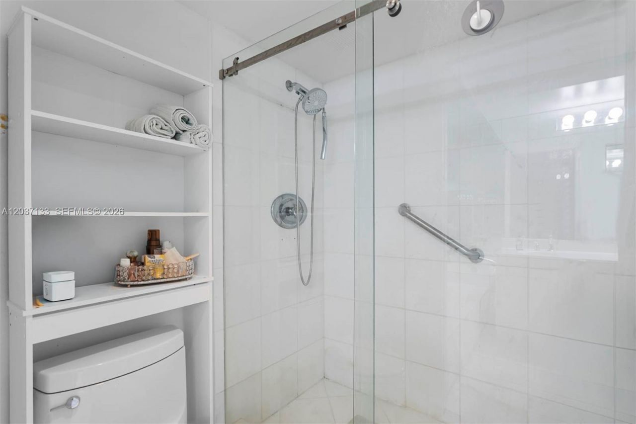 3500 Mystic Pointe Dr, Unit 3307, Aventura, FL 33180 Photo
