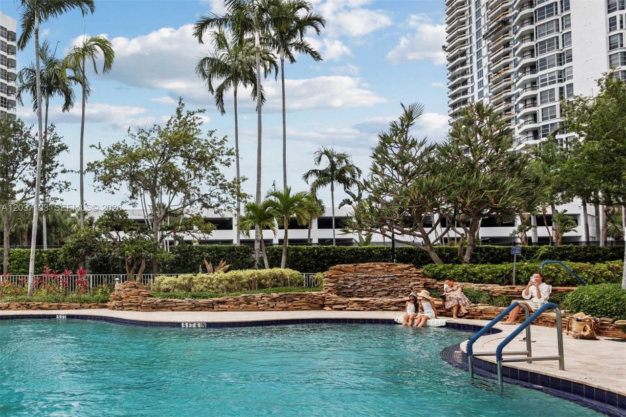 3500 Mystic Pointe Dr, Unit 3307, Aventura, FL 33180 Photo
