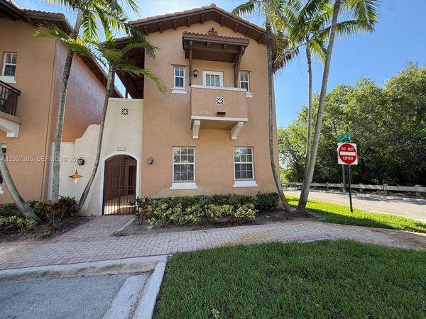 625 SW 146th Ter, Unit 901, Pembroke Pines, FL 33027