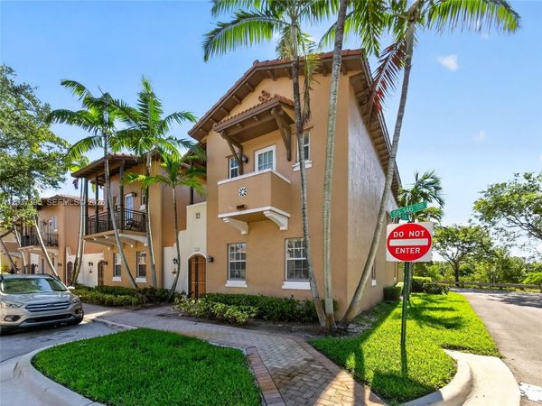 625 SW 146th Ter, Unit 901, Pembroke Pines, FL 33027
