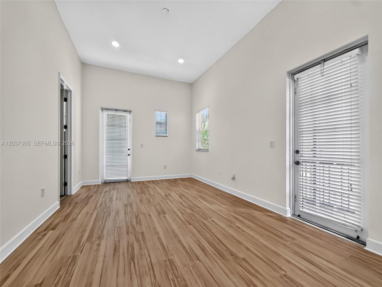 625 SW 146th Ter, Unit 901, Pembroke Pines, FL 33027 Photo