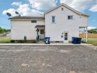 27 Porter Street, Lockport, NY 14094