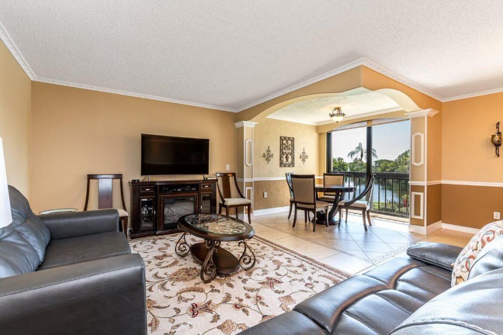 1915 Lavers Circle, Unit E309, Delray Beach, FL 33444 Photo