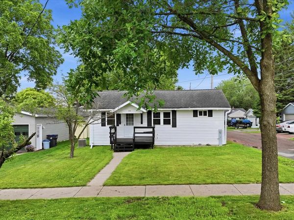 608 E 9TH STREET, Marshfield, WI 54449