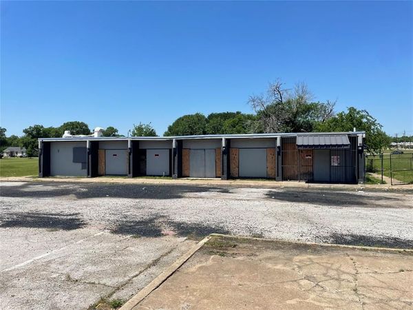 5312 Rosedale Street , Fort Worth, TX 76105