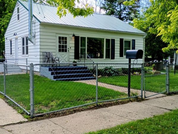 704 Des Moines Avenue, Rolfe, IA 50581