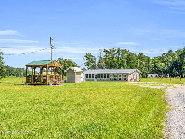 3624 Mississippi 43 , Picayune, MS 39466