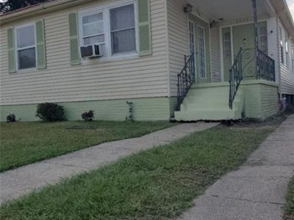 5542 PASTEUR Boulevard, New Orleans, LA 70122