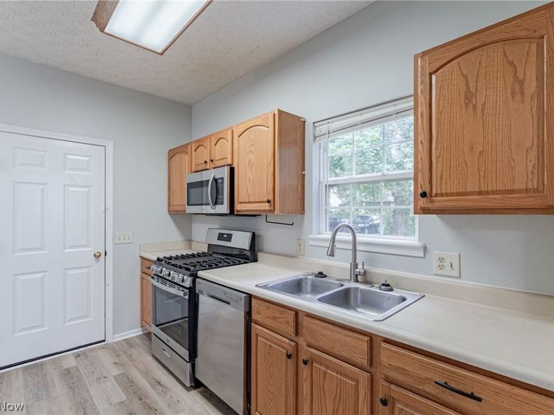 64 Byers Avenue , Akron, OH 44302 Photo 6