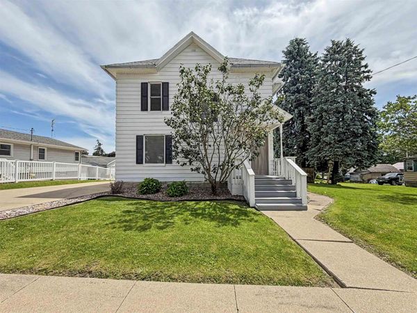 104 SW 5th Street, Waukon, IA 52172
