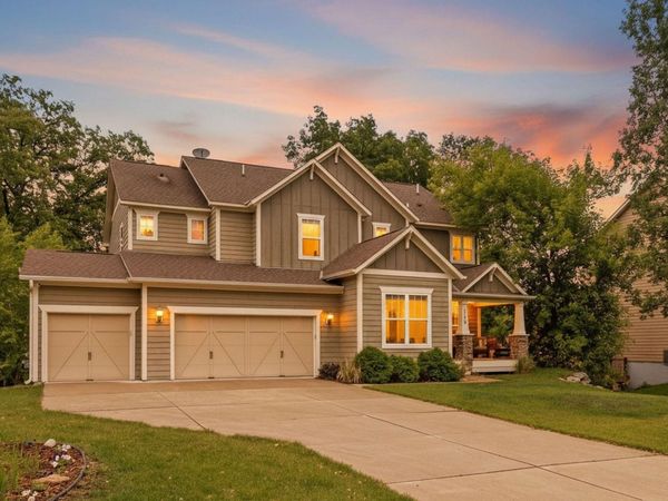 1179 Maple Lane W, Roseville, MN 55113