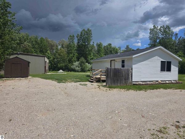 4924 Long Lake Road, Hale, MI 48739