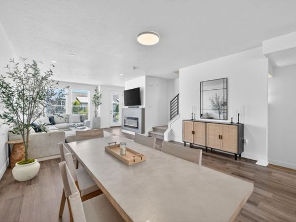 11048 S LAKE RUN RD , South Jordan, UT 84009