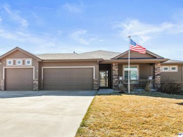 19479 Willow Circle, Gretna, NE 68028
