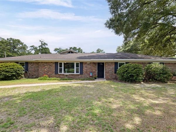 49 Plateau Avenue W, Satsuma, AL 36572