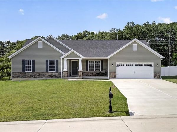 360 Steam Engine Court, Troy, MO 63379