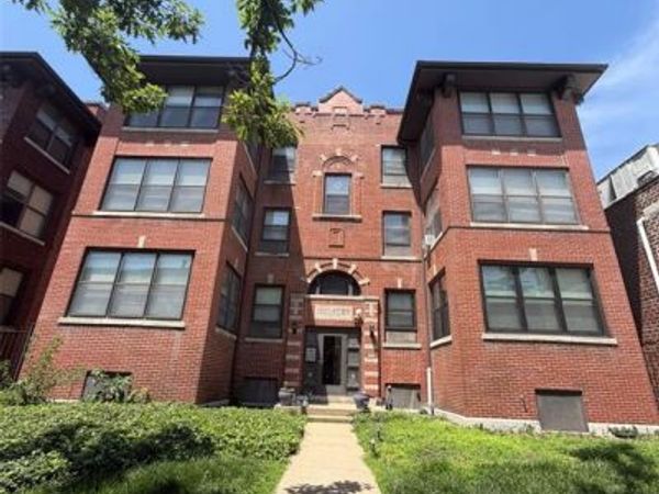 5621 Pershing Avenue, Unit 13, St Louis, MO 63112