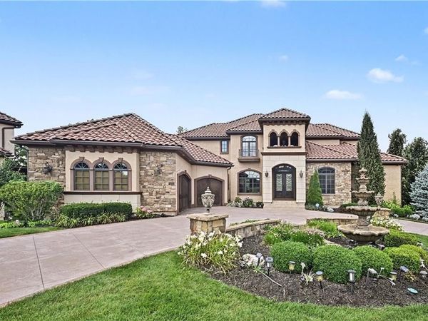 15348 Larsen Street, Overland Park, KS 66221