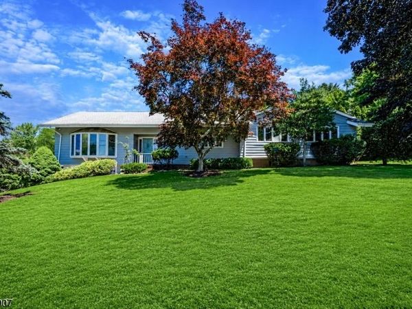 128 Beverly Rd, Fairfield, NJ 07004