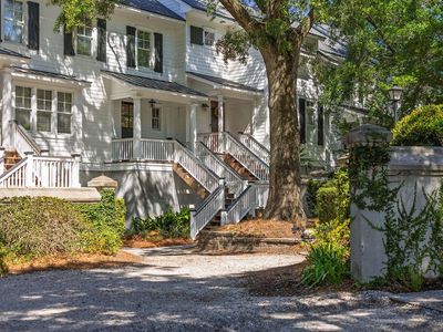 142 Wappoo Creek Drive, Unit 9, Charleston, SC 29412