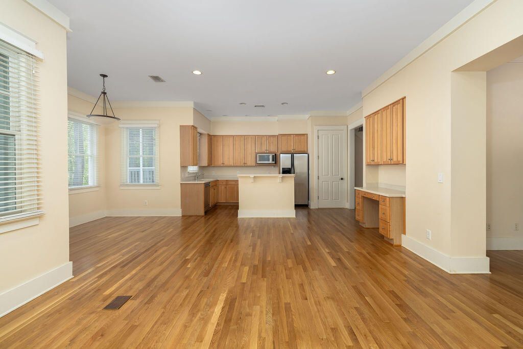 142 Wappoo Creek Drive Photo 11
