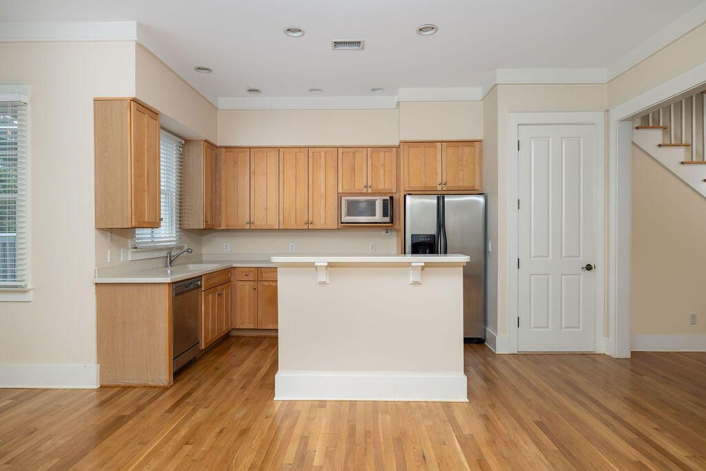 142 Wappoo Creek Drive Photo 12