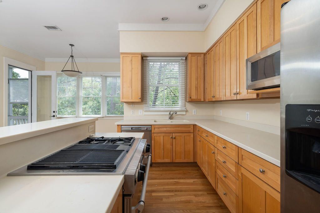 142 Wappoo Creek Drive Photo 13