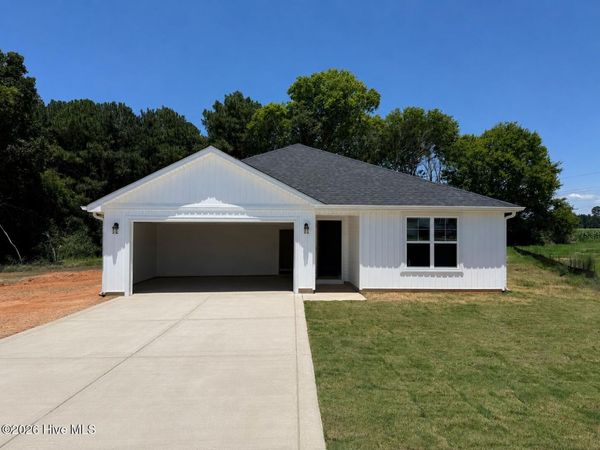11 Baxley Drive, Dunn, NC 28334