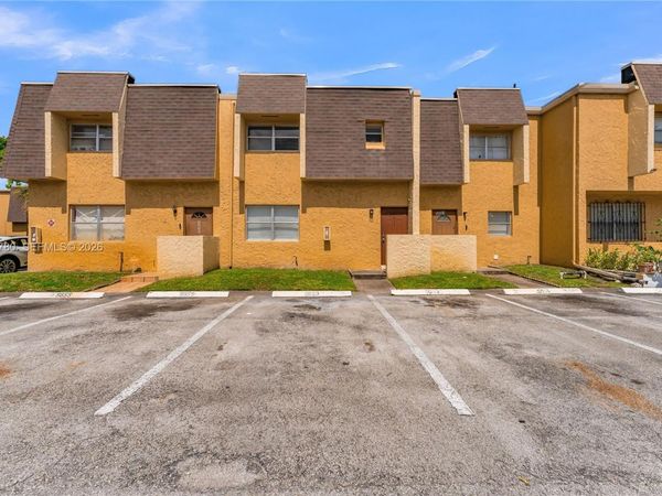 5653 Blueberry CT , Unit # 2, Lauderhill, FL 33313